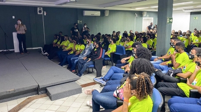 Estudantes participam de ciclo de palestra promovido pela Coordenadoria da Mulher
