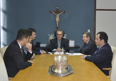 Presidente do TJSE recebe pauta de reivindicações da OAB Sergipe