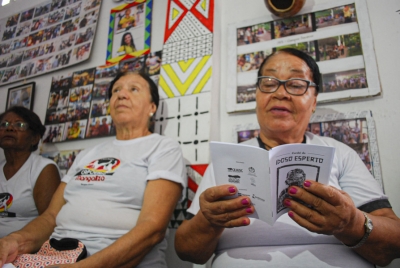 “Cordel do Idoso Esperto” é apresentado em comunidade do Marcos Freire