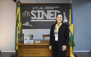 Juíza-coordenadora da Infância e Juventude participa de Simpósio de Educação