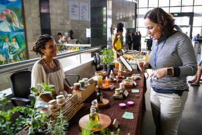 Semana do Meio Ambiente: feira de artesanato conscientiza servidores, magistrados e usuários no Bessa