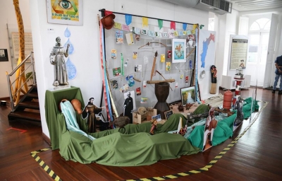 Artistas da exposição SustentARTEbilidade participam de evento no Memorial nesta quinta