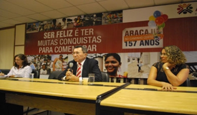 Desembargador Edson Ulisses fala com mulheres sobre Lei Maria da Penha