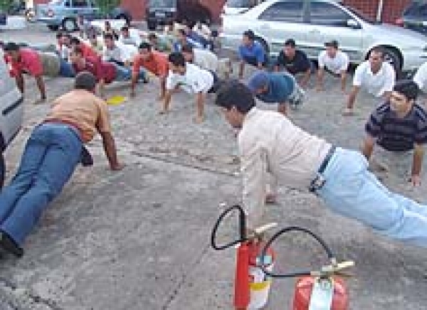 Vigilantes do TJSE recebem treinamento