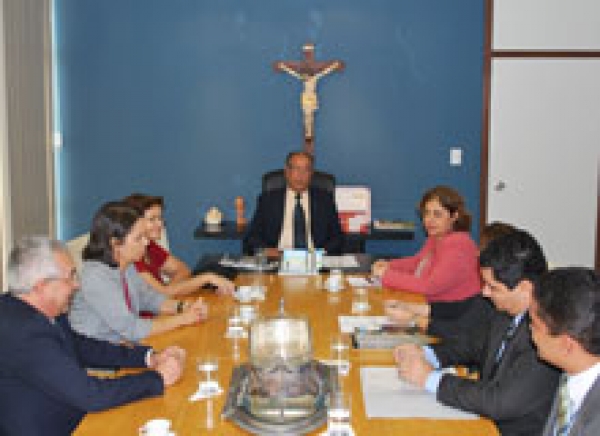 Secretária Nacional de Enfrentamento à Violência contra Mulheres visita TJSE