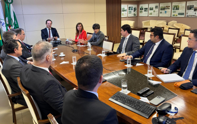 Presidente do TJSE visita TRF4 e debate uso do eproc