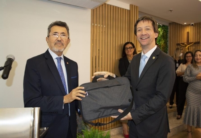 Presidência do TJSE adquire novos notebooks e faz entrega a magistrados