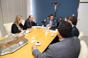 Presidente do TJSE recebe diretoria da Amase