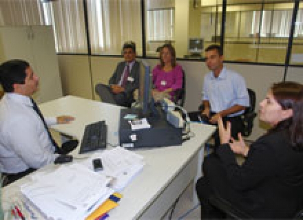 Técnicos do TRT de Sergipe conhecem projetos do TJSE