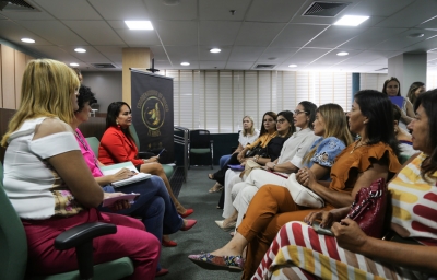 Paz em Casa: Coordenadoria da Mulher reúne prefeitas e prefeitos