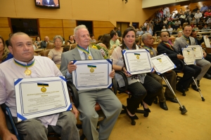 Servidor do TJSE é homenageado com Medalha Flávio Primo na Assembleia Legislativa