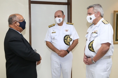 Presidente do TJSE recebe visita de Almirantes do 2º Distrito Naval