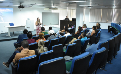 Pretendentes à adoção participam de curso de preparação