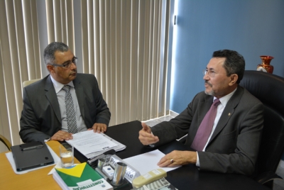 Presidente em exercício recebe OAB/SE