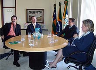Dirigentes da CEF reúnem-se com presidente do TJ