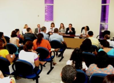 Juiz da Infância e Juventude faz reunião para tirar crianças das ruas