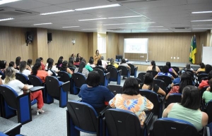 CIJ reúne profissionais de unidades de acolhimento da capital e interior para avaliar inspeções