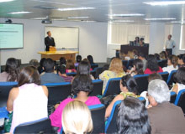 Psicólogos e Assistentes Sociais são apresentados ao Depoimento Especial de Crianças e Adoloscentes