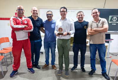 Secretário do TJSE é homenageado pelo Corpo de Bombeiros após capacitação