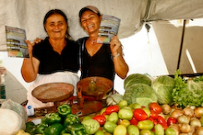 "Informe Legal" é distribuído na feira de Itabaiana