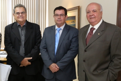 Des. Luiz Mendonça recebe visita institucional do Presidente do TCE