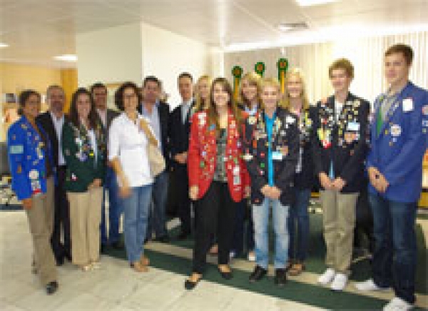 Jovens rotarianos conhecem TJSE