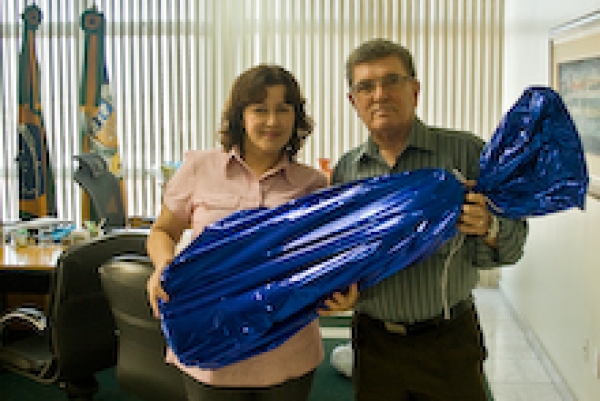 Presidente do TJSE doa violino ao Instituto Canarinhos de Aracaju