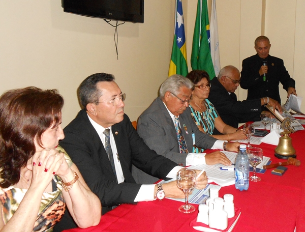 Desembargador Edson Ulisses recebe homenagem do Rotary Club
