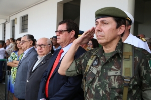 Des. Luiz Mendonça participa de solenidade de aniversário do 28º BC