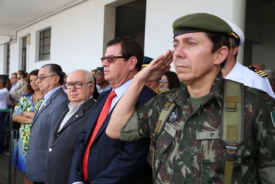 Des. Luiz Mendonça participa de solenidade de aniversário do 28º BC