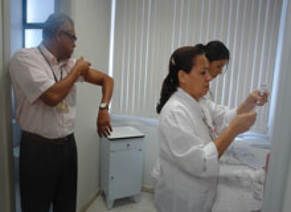 Vacinação H1N1 continua nesta terça-feira