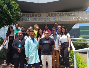 Alunos da FACAR fazem visita técnica ao Arquivo Judiciário