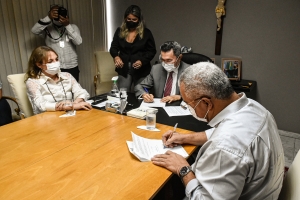 TJSE e Prefeitura de Socorro assinam convênio para cessão de estagiários