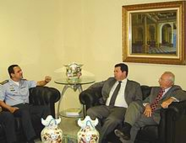 Presidente do TJ recebe placa de Mérito