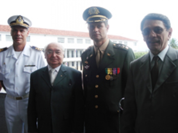 Presidente do TJ prestigia aniversário do Exército Brasileiro