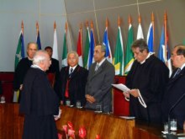 Desembargador Pascoal assume presidência