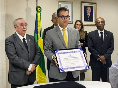 Diretor de Segurança do TJSE recebe Título de Cidadania Sergipana
