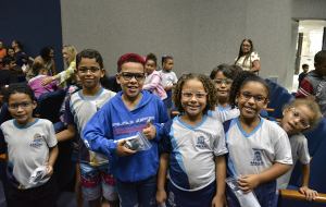 CIJ e Sociedade Sergipana de Oftalmologia entregam 88 óculos a crianças