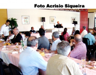 Pascoal faz palestra para integrantes do Rotary