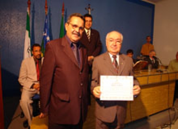 Presidente do TJ recebe Título de Cidadão Carirense