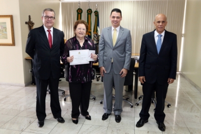 Juíza Nadja Torres recebe homenagem do TJSE