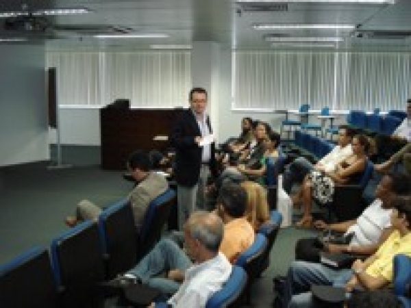 Curso de Digitação inicia com aula presencial