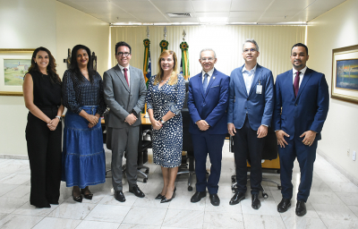 Presidente do TJSE recebe dirigentes do Banese