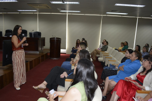 Saúde mental e estética íntima são temas de palestras com equipe do Centro Médico