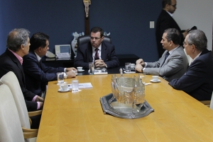 Presidente do TJSE recebe membros da direção da Agrese