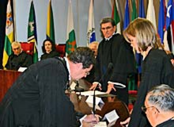 Novo desembargador toma posse