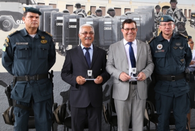 Des. Luiz Mendonça recebe homenagem do Batalhão de Choque