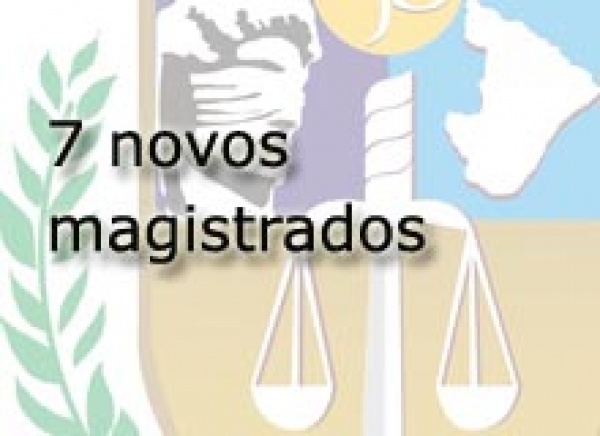 Novos juízes tomam posse