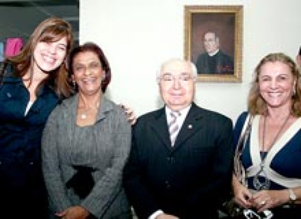 TJ oficializa união de 30 casais no Dia dos Namorados