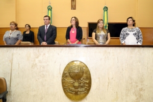 Na Alese: Presidente do TJSE participa de outorga da Medalha Deputada Quintina Diniz a Juíza Iracy Mangueira